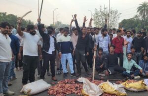 महू: शादी में पकने के लिए आया 2 क्विंटल गोमांस बजरंग दल ने पकड़ा