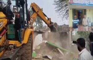 खंडवा में लव जिहाद के आरोपी अरबाज शाह के ठिकानों पर बुलडोजर चला, वीडियो वायरल