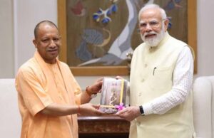 अयोध्या में 25 नवंबर को होगा राम मंदिर ध्वजारोहण, पीएम मोदी और सीएम योगी को सौंपा गया निमंत्रण