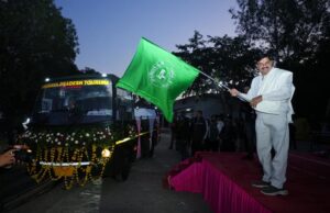 मुख्यमंत्री डॉ. यादव ने पन्ना नेशनल पार्क में 10 नई कैंटर बसों को दिखाई हरी झंडी