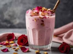 घर पर बनाएं बाजार जैसी ठंडी-ठंडी गुलाब लस्सी, स्वाद ऐसा कि बार-बार पीने का मन करे