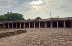 धार की भोजशाला पर नई रिपोर्ट, ASI ने हाई कोर्ट को बताया—शिलालेखों से छेड़छाड़ के संकेत