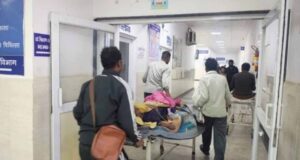 ग्वालियर अस्पताल में बदहाल व्यवस्था: 20 दिन से बंद लिफ्ट, मरीजों को सीढ़ियों से ले जाने की मजबूरी