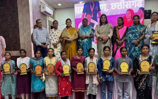 MAhila_03-2.jpg
