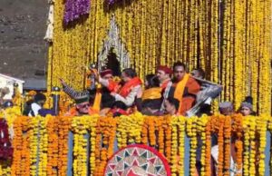 केदारनाथ धाम के कपाट खुले, महादेव के जयकारे से गूंज उठा वातावरण, हुई पुष्प वर्षा
