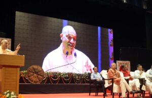 जातिवाद के नाम पर देश को लूटने वाले राष्ट्रद्रोहियों से सावधान रहें: सीएम योगी