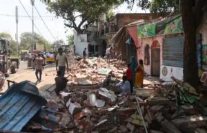 भोपाल में बड़ा तालाब के किनारे चला बुलडोजर, 9 दुकानों को किया जमींदोज, 347 पर होगी कार्रवाई
