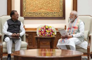 बस्तर 2.0 की शुरुआत: मुख्यमंत्री साय ने पीएम मोदी को दिया आमंत्रण, विकास का ब्लूप्रिंट सौंपा