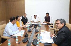 जिला एवं तहसील स्तर पर भी कामर्शियल सिलेंडर की उपलब्धता सुनिश्चित करें
