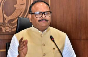 यूपी स्वास्थ्य विभाग में बड़ा एक्शन, 5 डॉक्टर बर्खास्त, 16 अधिकारियों पर गिरी गाज