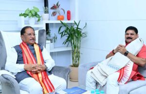मुख्यमंत्री विष्णुदेव साय से केंद्रीय कोयला एवं खान राज्य मंत्री सतीश चंद्र दुबे ने की सौजन्य मुलाकात