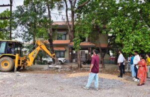 सेजबहार फेस-1 में अवैध निर्माण पर कार्रवाई, मंडल ने हटाया अतिक्रमण
