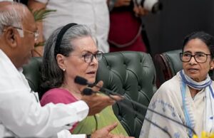 ममता चाहकर भी कांग्रेस में TMC का विलय नहीं करा पाएंगी? एक्सपर्ट ने बताई संवैधानिक और कानूनी वजहें