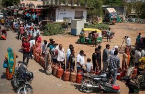 Hormuz LPG Crisis: भारत पर नया ऊर्जा संकट! होर्मुज से आई बुरी खबर, LPG और ईंधन कीमतों पर बढ़ेगा दबाव