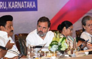INDIA ब्लॉक में दरार गहराई, DMK-AAP ने बैठक से बनाई दूरी