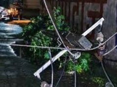 बरेली में आंधी का कहर: 419 बिजली पोल टूटे, 23 ट्रांसफार्मर फेल, शहर अंधेरे में