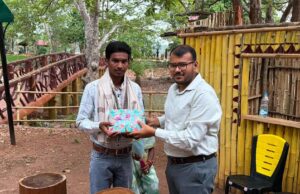 सुकमा के आदिवासी किसान के बेटे बारसे रोशन ने JEE एडवांस में गाड़े झंडे