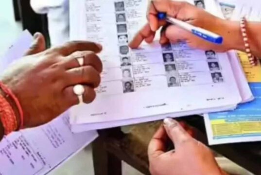 पंचायत चुनाव वोटर लिस्ट पर डीएम सख्त: त्रुटिरहित मतदाता सूची तैयार करने के निर्देश