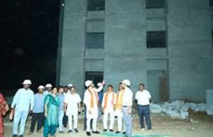 निर्माणाधीन मेडिकल कॉलेज पहुंचे स्वास्थ्य मंत्री जायसवाल, गुणवत्ता और तय समय में काम पूरा करने के दिए निर्देश