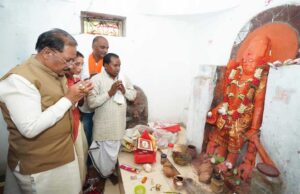 मुख्यमंत्री ख्यमंत्री विष्णुदेव साय ने ऐतिहासिक चतुर्भुज विष्णु मंदिर में की पूजा-अर्चना, प्रदेश की सुख-समृद्धि की कामना