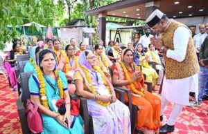 मुख्यमंत्री तीर्थ-दर्शन योजना अंतर्गत वैष्णो देवी जाएंगे श्रद्धालु