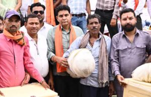 सुशासन का लक्ष्य जनता के काम समय पर पूरा करना, विभागीय योजनाओं से आर्थिक रूप से सशक्त बनें ग्रामीणरू राजस्व मंत्री टंक राम वर्मा