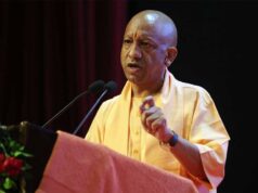 श्रद्धालुओं के स्वागत के लिए अयोध्या-लखनऊ मार्ग पर भव्य गेट कॉम्प्लेक्स तैयार