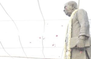 पूर्व मुख्यमंत्री स्व. बाबूलाल गौर की जयंती पर साकेत नगर में किया प्रतिमा का अनावरण