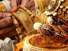 Gold Rate Fall: सिर्फ एक वजह से 6 महीने के निचले स्तर पर पहुंचा सोना, अभी खरीदें या करें इंतजार?