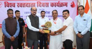 रक्तदान सबसे बड़ा दान, इससे बड़ी कोई सेवा नहीं – राज्यपाल डेका