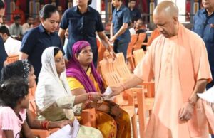 जनता दर्शन में योगी का बड़ा आश्वासन, गंभीर मरीजों के इलाज में मिलेगी आर्थिक मदद