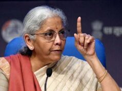 निर्मला सीतारमण की IT अधिकारियों को नसीहत, बोलीं- जनता को न भटकाएं