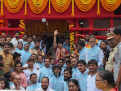 चारमीनार पहुंचे धीरेंद्र शास्त्री, भाग्यलक्ष्मी मंदिर में बोले- राम मंदिर की तर्ज पर हो निर्माण