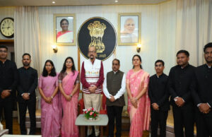 राज्यपाल से मिले प्रशिक्षु डिप्टी कलेक्टर, डेका बोले- सेवा भाव और संवेदनशीलता से निभाएं जिम्मेदारी