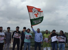 भोपाल में पानी की टंकी पर चढ़े युवा कांग्रेस कार्यकर्ता, मांगा अमित शाह का इस्तीफा