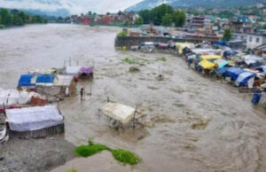 Uttarakhand Weather: उत्तराखंड में मूसलाधार बारिश से हालात बेकाबू, फ्लैश फ्लड का अलर्ट; कई जिलों में स्कूल बंद
