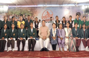 मुख्यमंत्री विष्णु देव साय ने एकलव्य के विद्यार्थियों का बढ़ाया उत्साह