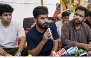 आखिर फिर आंदोलन की राह पर क्यों है कॉकरोच जनता पार्टी? जानिए नई चेतावनी की वजह
