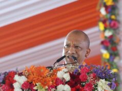 आगरा में सीएम योगी का सख्त रुख, खराब सड़कों पर एफआईआर के निर्देश