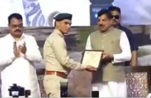 मुख्यमंत्री डॉ. यादव ने अंतर्राष्ट्रीय बाघ दिवस पर एसटीएफ जबलपुर के वनरक्षक तौहेल को किया सम्मानित