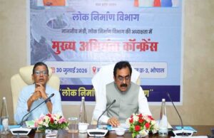 निर्देशों की अनदेखी बर्दाश्त नहीं, लापरवाही पर होगी कार्रवाई : मंत्री सिंह