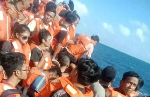 इंडोनेशिया में यात्री फेरी में लगी भीषण आग, 5 की मौत 41 लापता