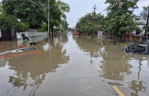 प्रयागराज में बारिश का कहर, सड़कों से घरों तक पानी; NDRF ने 76 लोगों को बचाया