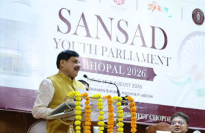 युवा, डॉक्टर-इंजीनियर बनने के साथ ही राजनीति में आकर लोकतंत्र को सशक्त बनाएं: मुख्यमंत्री डॉ. यादव
