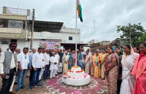 नगरी में विधायक अंबिका मरकाम ने फहराया तिरंगा, एकता और लोकतांत्रिक मूल्यों की रक्षा का लिया संकल्प