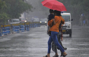 आज का मौसम: यूपी-बिहार में झमाझम बारिश, गुजरात में रेड अलर्ट; जानें अगस्त में कैसा रहेगा मॉनसून