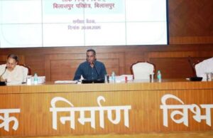 लोक निर्माण विभाग के सचिव ने निर्माण कार्यों में तेजी लाने, गुणवत्ता एवं समय-सीमा का विशेष ध्यान रखने के दिए निर्देश
