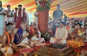 ओंकारेश्वर पहुंचे CM मोहन यादव, सपत्नीक किए ज्योतिर्लिंग दर्शन; 2200 करोड़ के पंचायतन मंदिर का शिलान्यास