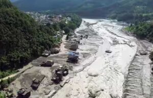 नेपाल बाढ़ में मौतों का आंकड़ा 734 पहुंचा, बचाव अभियान के 5वें दिन भी हजारों लोग लापता
