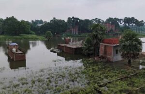 वाराणसी में गंगा उफान पर, चेतावनी बिंदु से महज सवा मीटर नीचे पहुंचा जलस्तर